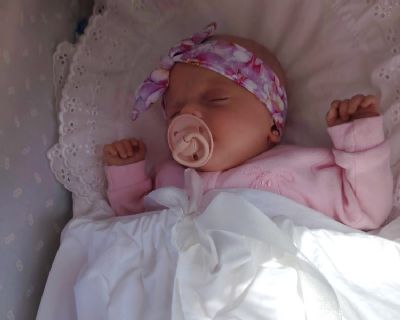 Když jeden život končí a druhý začíná: NADACE AGEL podpořila zdravotní sestřičku Michaelu a její dceru Patričku