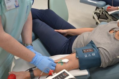 Zahraniční dovolená může dárce krve dočasně diskvalifikovat, připomíná přerovská nemocnice a radí, jak darování načasovat  